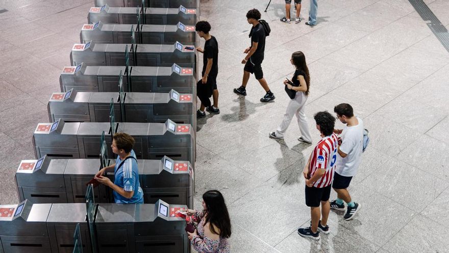 Renfe permitirá llevar el abono y los billetes de transporte en el iPhone a partir del año que viene