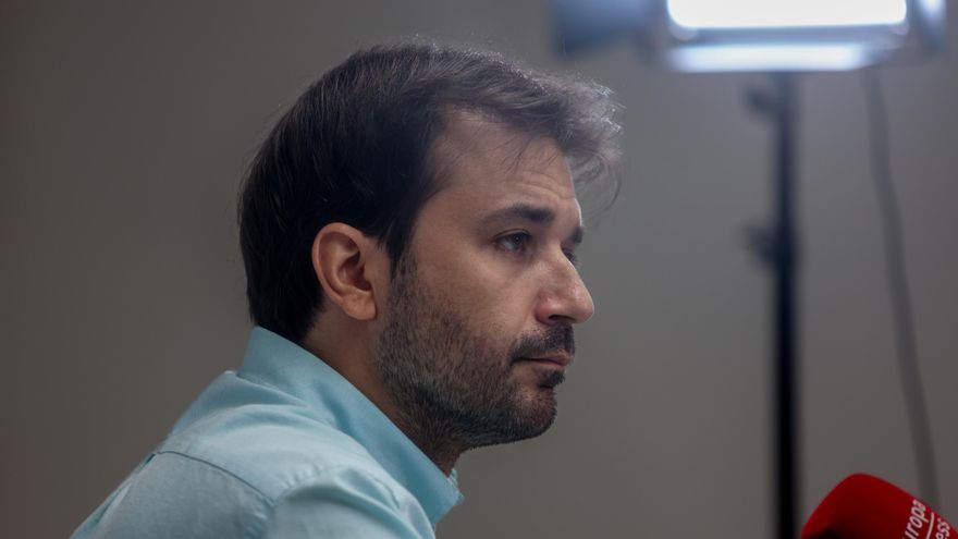 El diputado y coportavoz de Podemos Javier Sánchez Serna, durante una entrevista con Europa Press, en la sede de la agencia, a 17 de agosto de 2022, en Madrid (España).