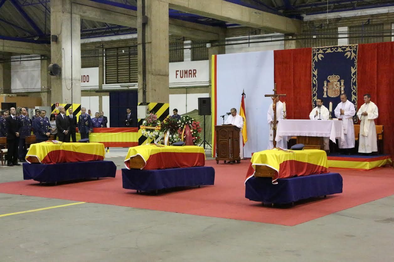 Funeral por los militares del SAR fallecidos en accidente de helicóptero.  (ALEJANDRO RAMOS)