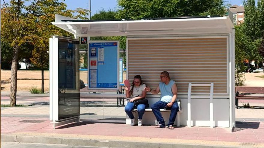 Por qué una marquesina refrigerada no quita el calor en Madrid y cómo lo hacen en Francia o Países Bajos