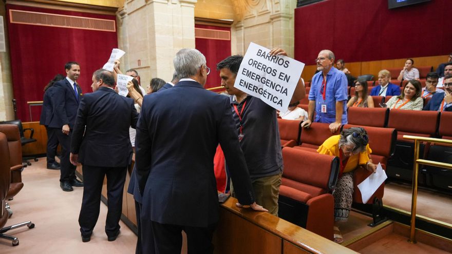 Declarar la emergencia energética en los barrios de Sevilla con cortes de luz masivos queda en manos de la Junta