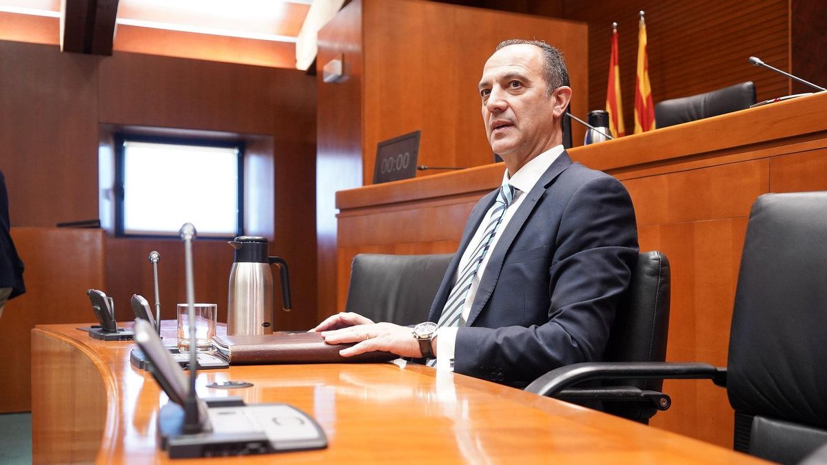 El delegado del Gobierno en Aragón acusa al consejero de Sanidad de un trato "desigual" hacia las migrantes de Jaca