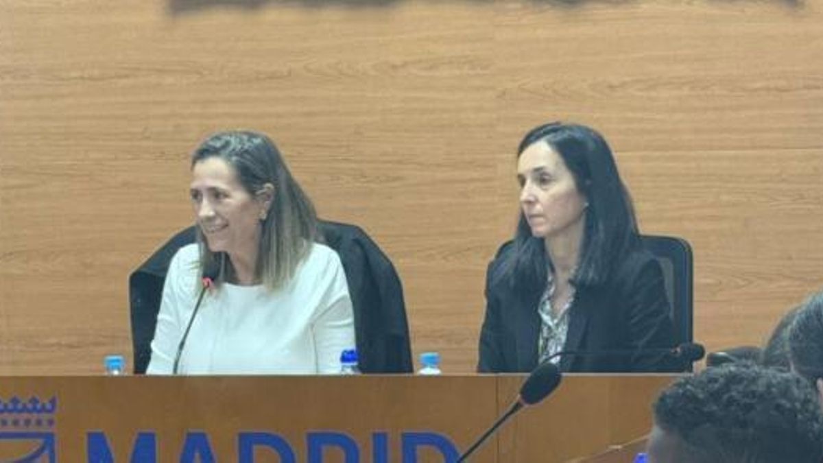 La concejala presidenta de Chamartín, Yolanda Estrada (izquierda), en una imagen de archivo.