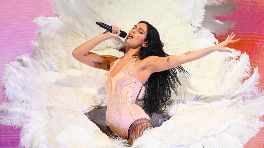 Dua Lipa logra la nacionalidad española al son de Enrique Iglesias y con un optimismo radical