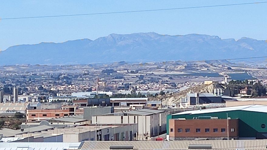 Un trabajador muere al caer desde el tejado de una empresa en el polígono industrial de Lorquí