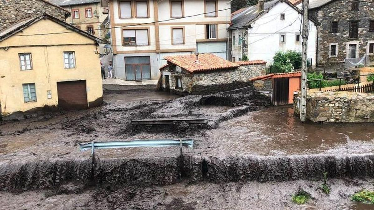 Las cenizas de los incendios del año pasado dejan ríos negros también en el lado leonés de Picos de Europa y su entorno