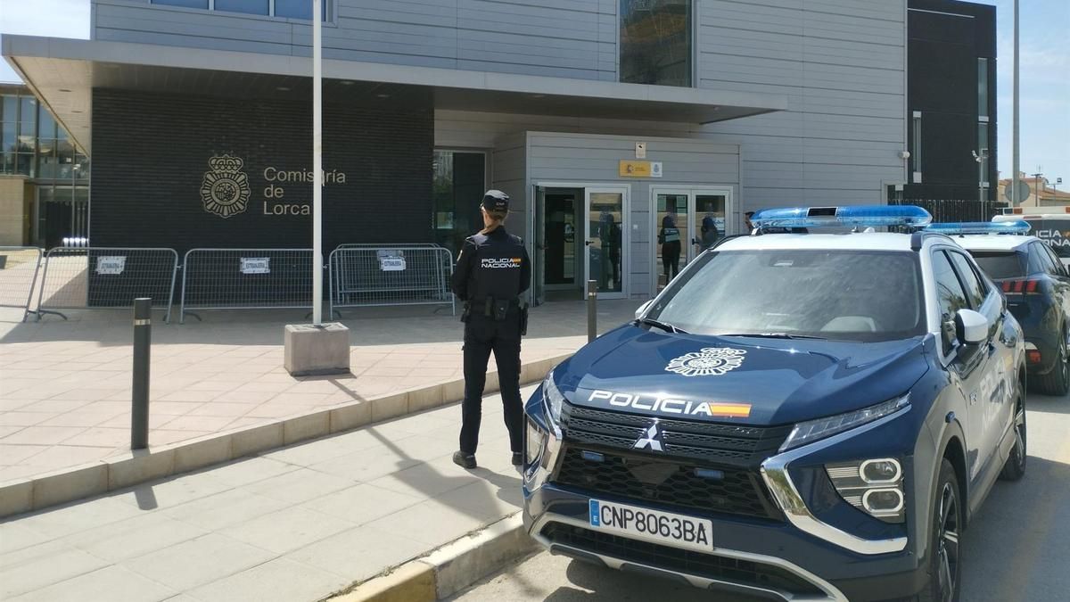 Detenidos dos presuntos miembros de una red de estafas informáticas que defraudó más de 100.000 euros