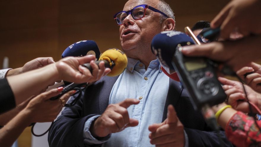 CC pasa del PSOE y busca a partir de este jueves cerrar “la primera posibilidad real” de pactar con el PP