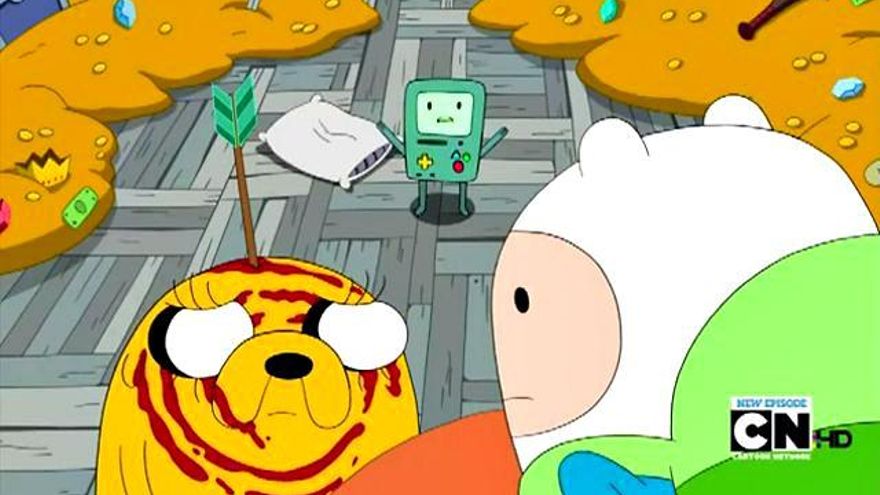 Finn y Jake el Perro con su mascota, la 'viejuna' videoconsola que hace furor en 'Hora de aventuras'.