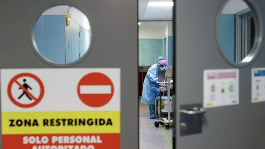 Canarias exime a una universidad privada de pagar por las prácticas de su alumnado en centros de salud y hospitales públicos