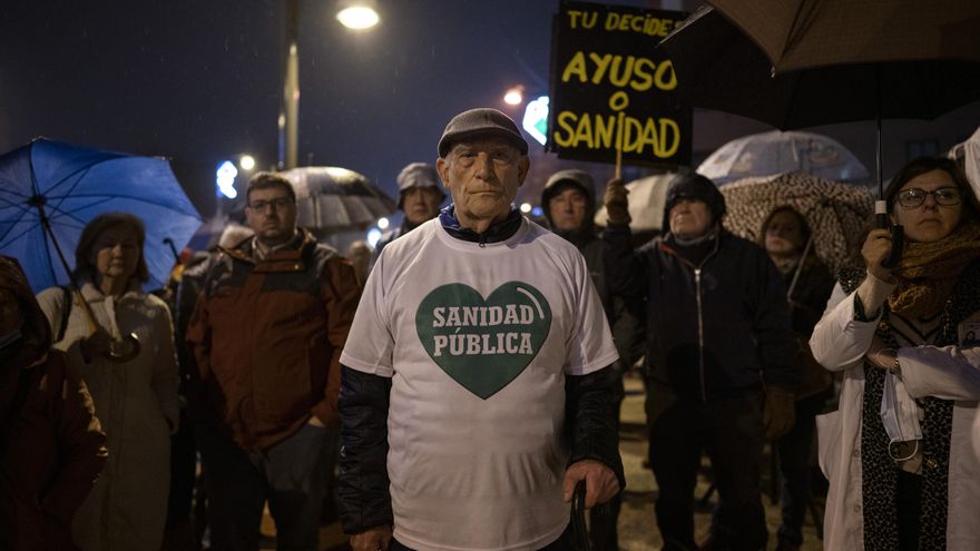 Un mes de huelga de médicos en Madrid: "Es una guerra de desgaste, pero estamos animados para seguir"