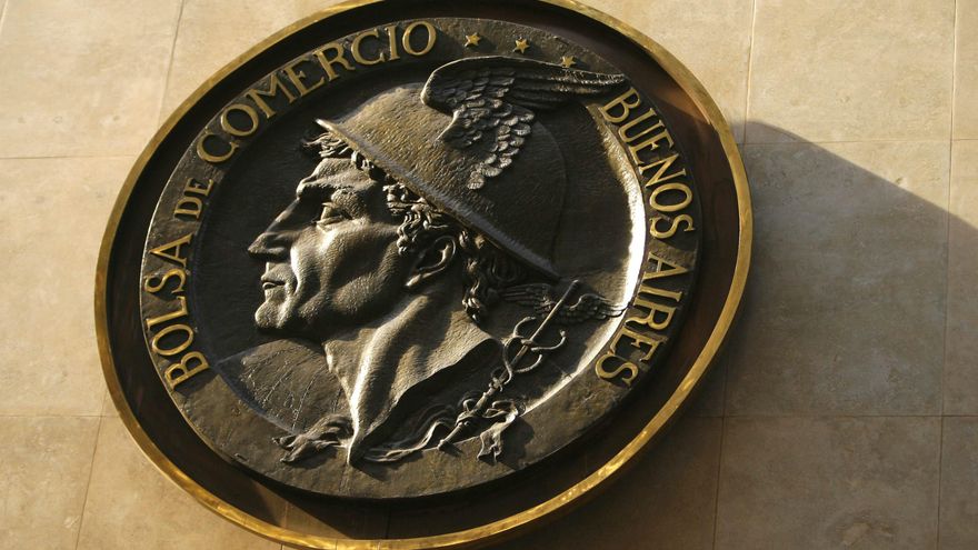Los mercados argentinos reaccionan al alza tras el apoyo financiero de Estados Unidos