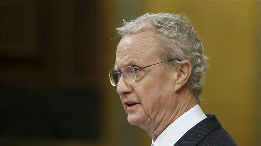 Morenés cree que Rajoy "sufre" y vive con "agonía" los casos de corrupción