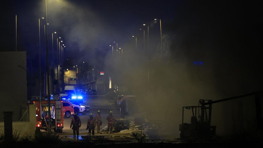 El humo del incendio de Torrent no es tóxico, pero recomiendan mantener ventanas cerradas