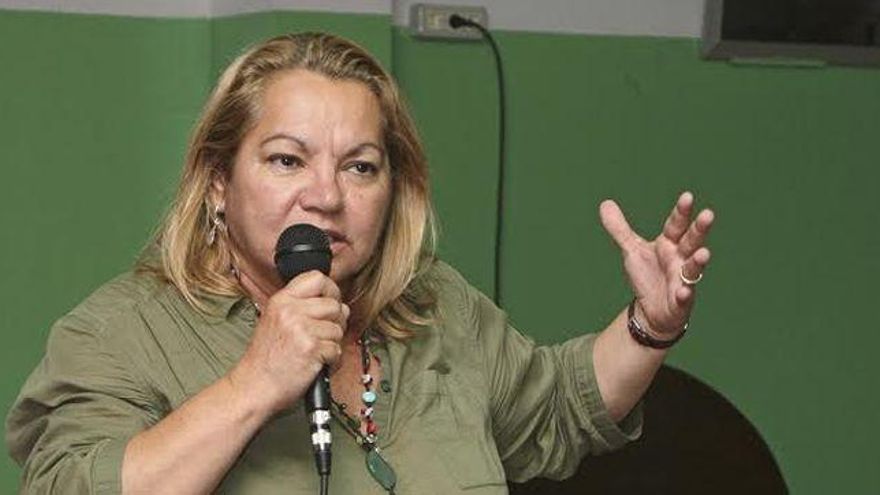 La candidatura En Canarias Podemos lanza una recogida de firmas para que Meri Pita encabece la lista y critica la gestión de la actual secretaria general del partido