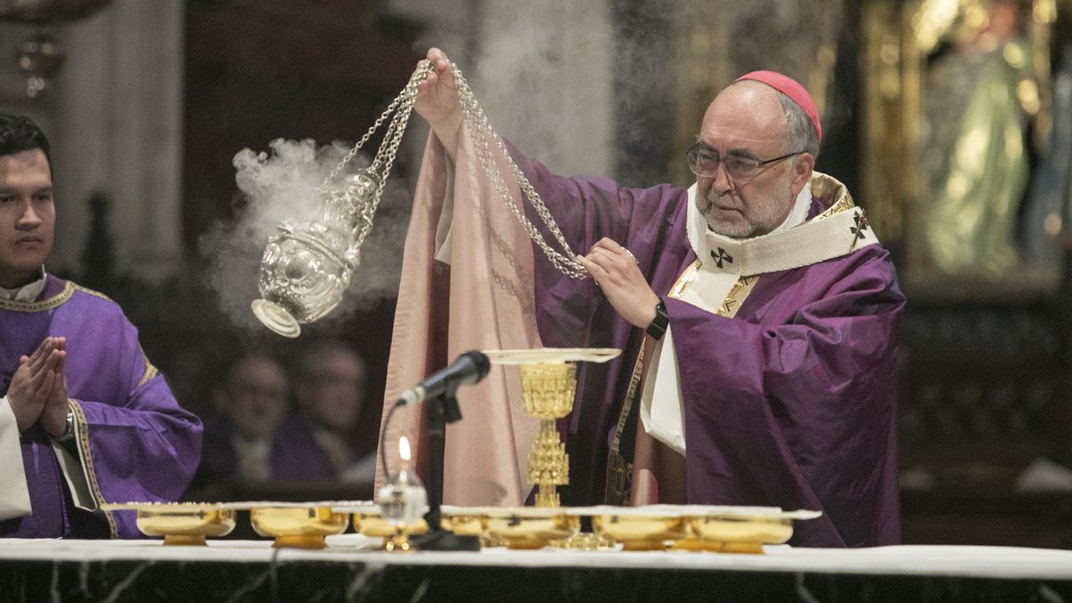 El arzobispo de Oviedo tilda de 'rifirrafe' el genocidio en Gaza y vuelve a desnudar las dos 'almas' de la Iglesia española
