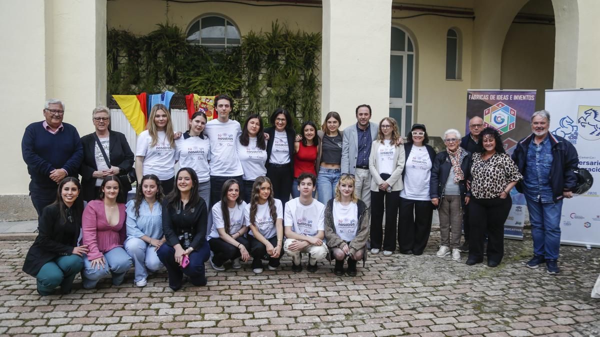 Jóvenes alemanes y españoles se unen para rendir homenaje a los inmigrantes españoles