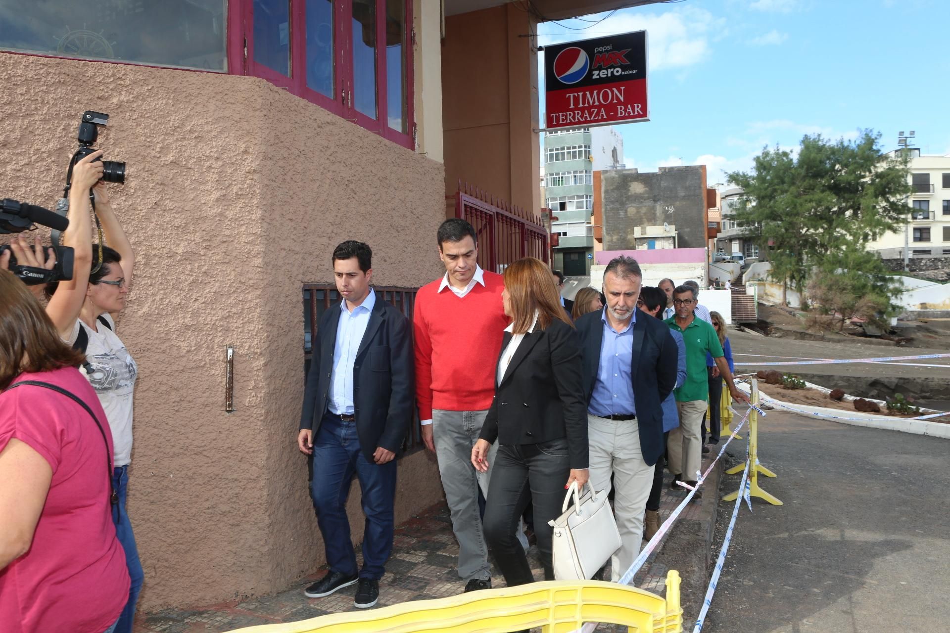 Pedro Sánchez visita las zonas afectadas por la lluvia en Telde (ALEJANDRO RAMOS)