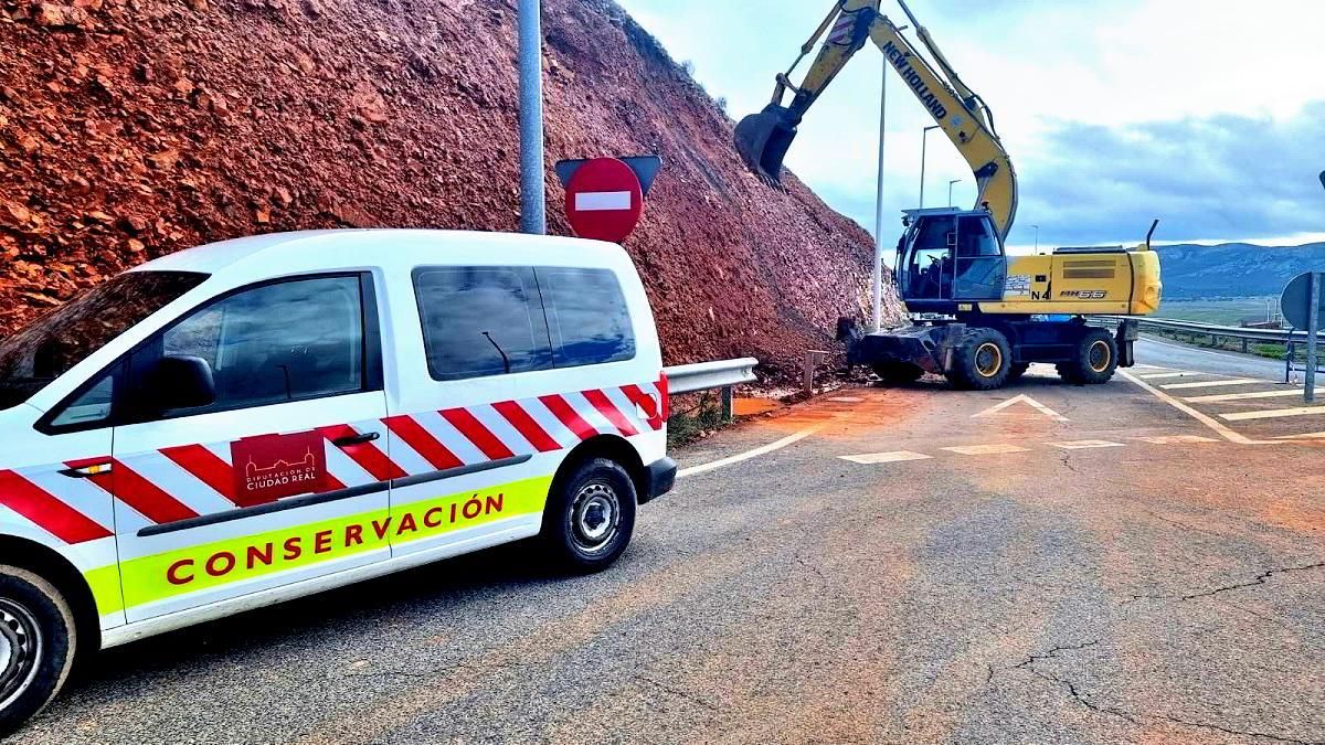 Un desprendimiento en Puertollano cierra un carril