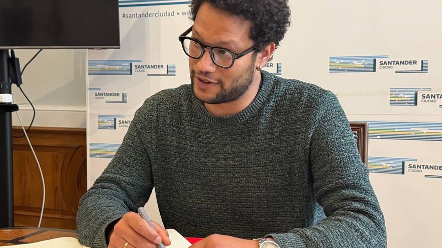 Keruin Martínez, concejal de IU: "Es evidente la falta de mantenimiento de muchos puntos negros en Santander donde podría pasar cualquier cosa"