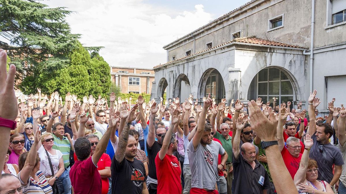 Los trabajadores han refrendado el acuerdo con 197 votos a favor y ninguno en contra. | ROMÁN  AGUILERA
