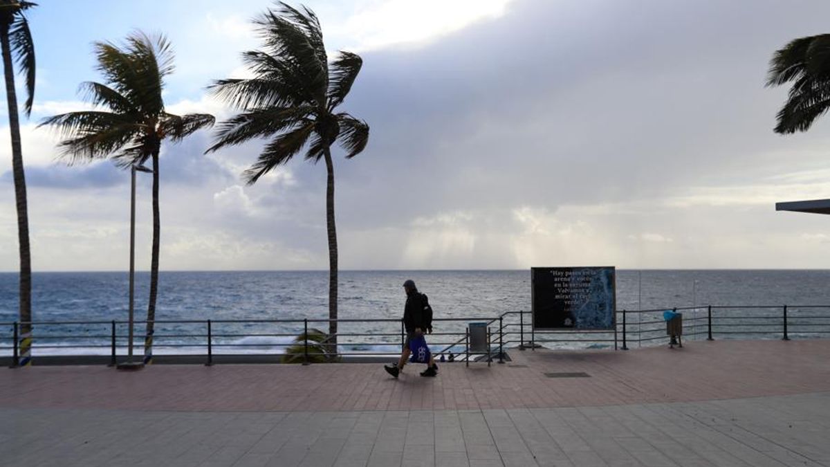 Entrada de calima este miércoles en Canarias, acompañada de lluvias y viento fuerte