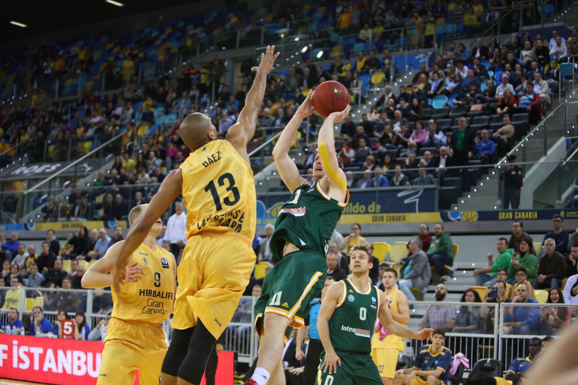 Imágenes del encuentro disputado en el Gran Canaria Arena entre el Herbalife y el Limoges. (Alejandro Ramos).