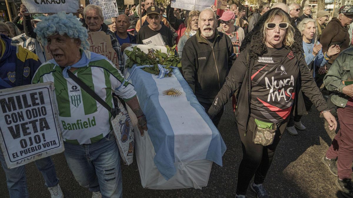 Los jubilados volvieron a movilizarse en reclamo de aumentos este miércoles 27 de agosto de 2025.