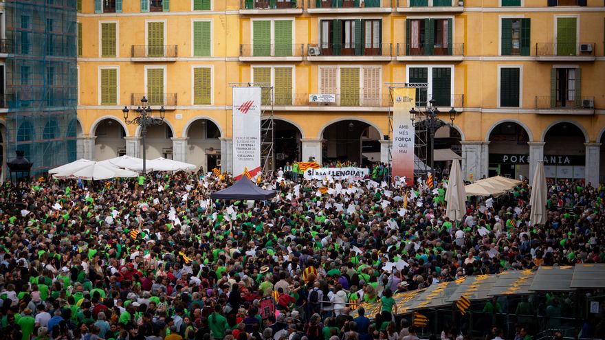 Sanitat, educació i subvencions: les polítiques de PP i Vox contra el català que han mobilitzat la societat balear