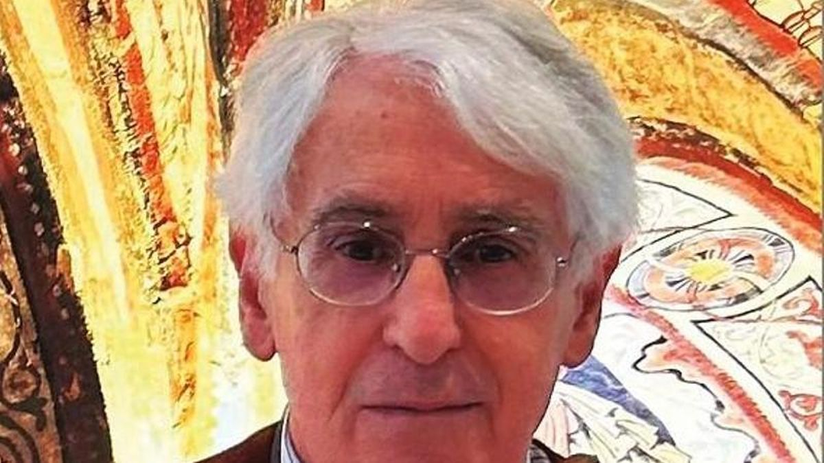 Hermenegildo López González es catedrático de Filología Francesa de la Universidad de León.