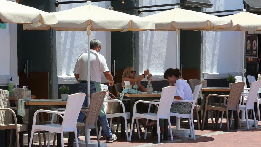 Terraza en Las Palmas de Gran Canaria en nivel 3 de alerta, que plantea grupos compuestos por un máximo de cuatros personas