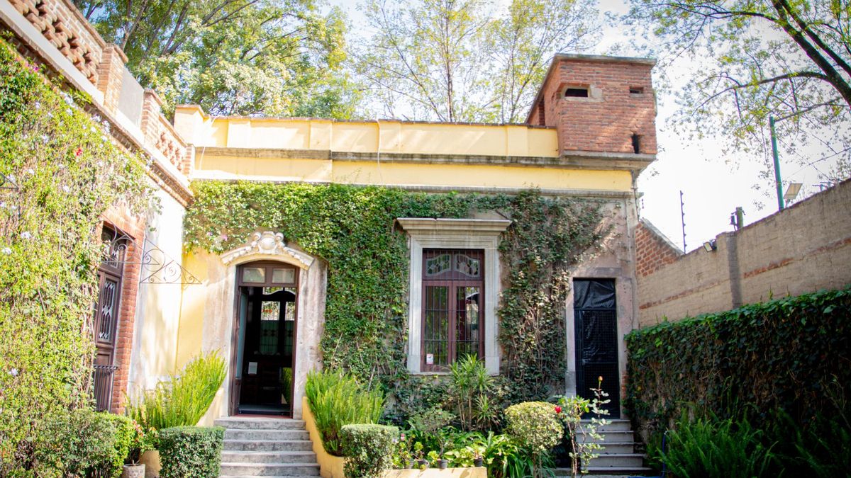 Ingreso a la biblioteca de la casa de Coyoacán donde trabajaban los colaboradores de Trotski.