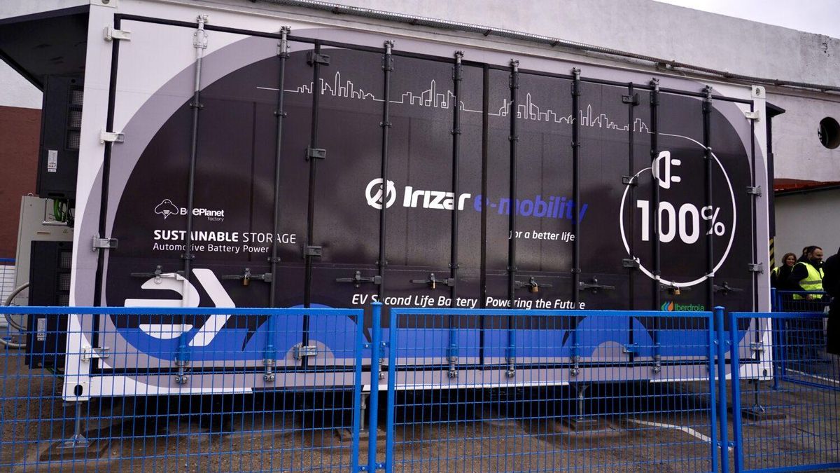 EMT Madrid reconvierte las baterías eléctricas usadas de sus autobuses en acumuladores de energía