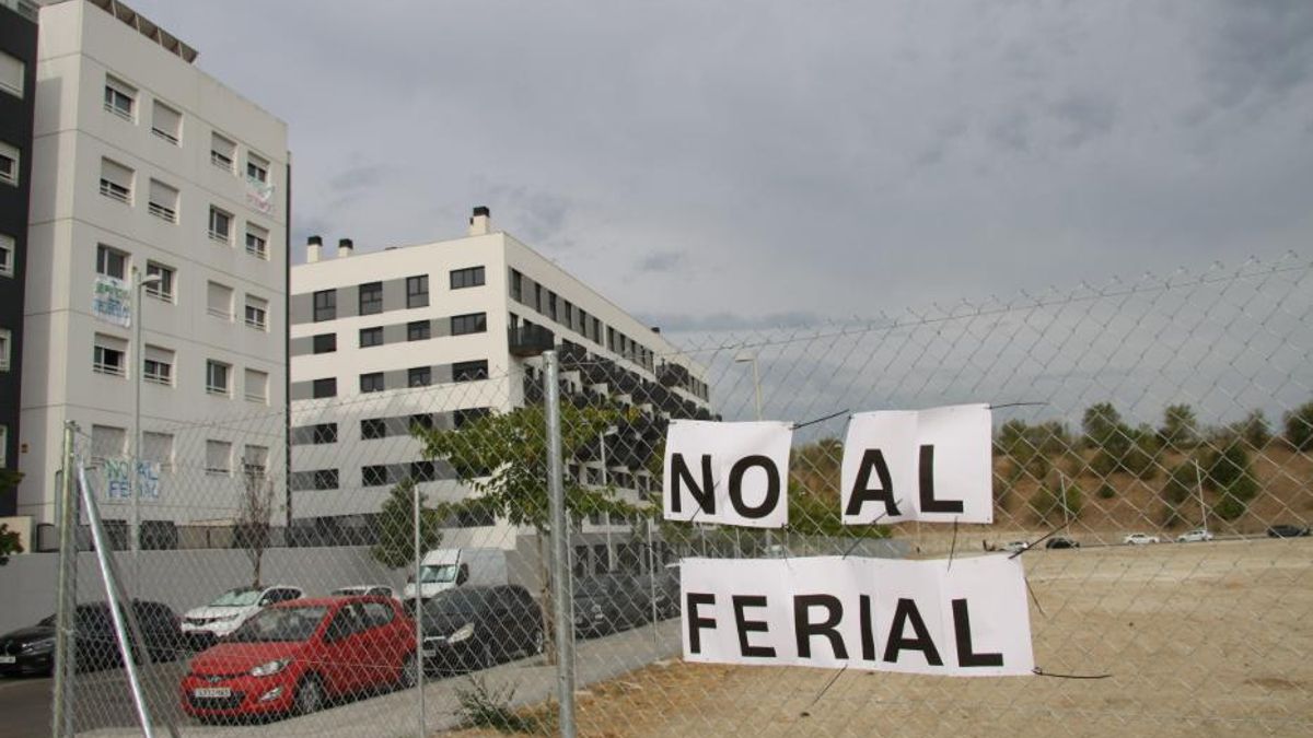 Vecinos de El Cañaveral no quieren eventos junto a sus casas antes que un polideportivo: "El ferial al polígono industrial"