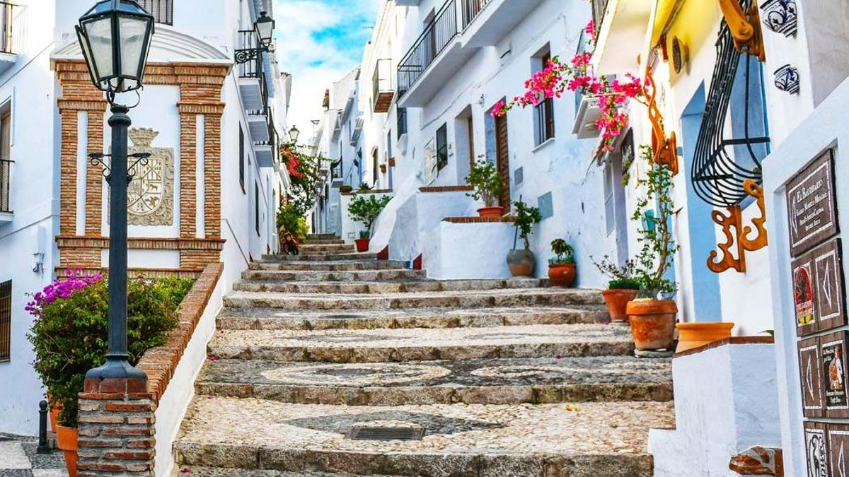 Las calles blancas de Frigiliana.
