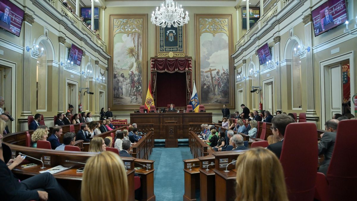Sesión constitutiva de la XI Legislatura del Parlamento de Canarias, en imágenes