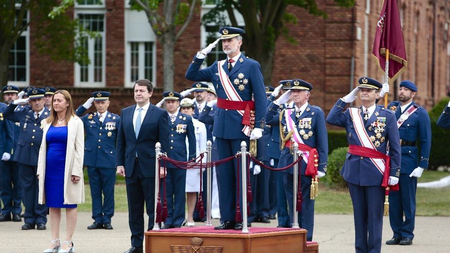 El rey Felipe VI en la la entrega de Reales Despachos en León.