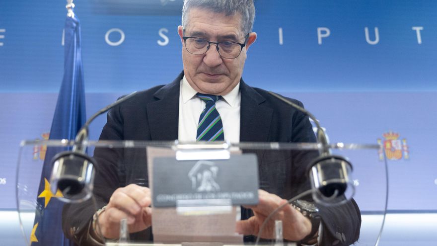 El portavoz del PSOE en el Congreso, Patxi López, durante una rueda de prensa posterior a la Junta de Portavoces, a 19 de noviembre de 2024, en Madrid (España). Fecha: 19/11/2024.