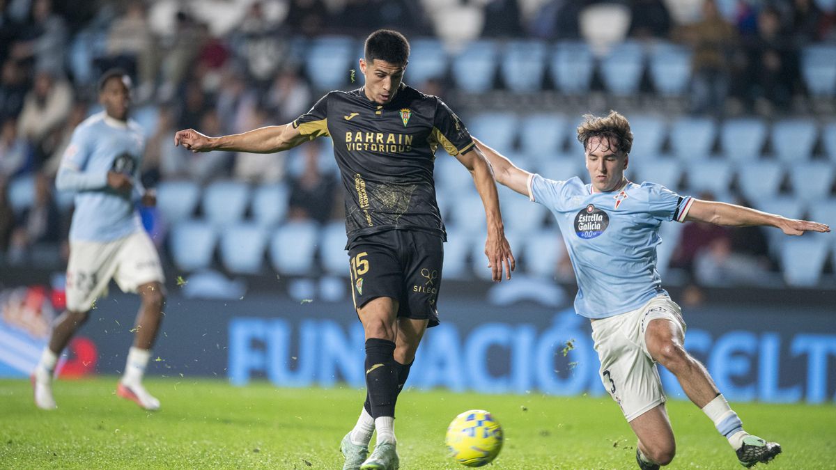 Víctor Sánchez define para el 2-2