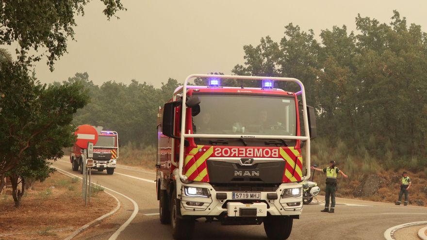 Desalojo de 8.000 personas en Sanabria (Zamora) y nuevos fuegos tensionan Castilla y León
