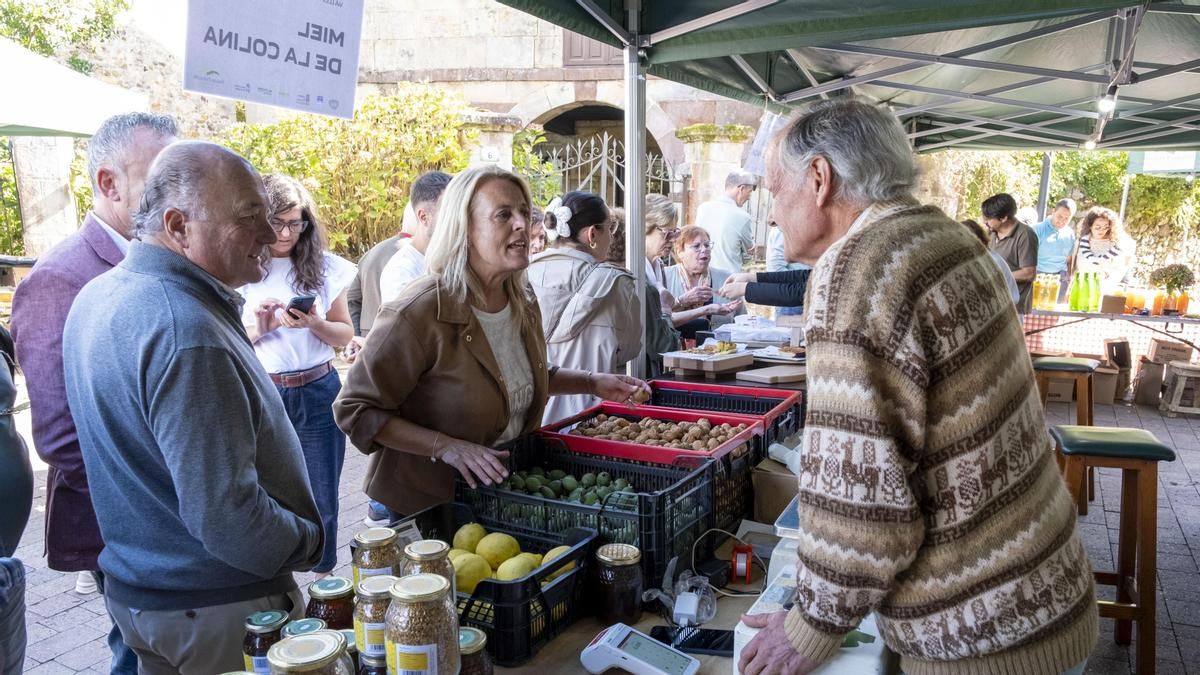 El Gobierno de Cantabria ve en el Mercado de Otoño de los Valles Pasiegos "un referente" para la promoción de productos agroalimentarios