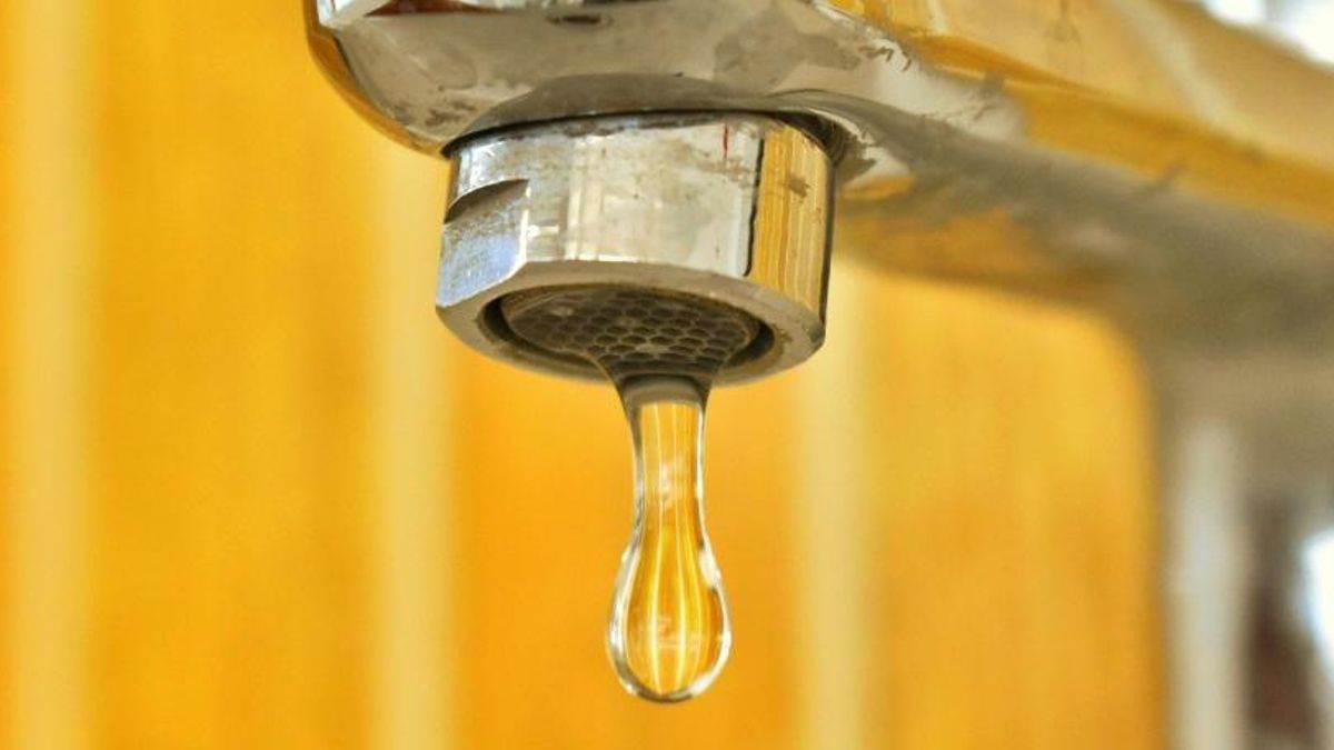 Agua de grifo.