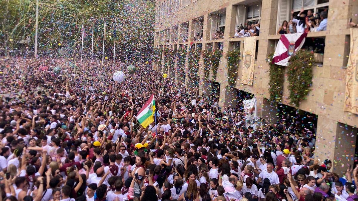 Todo listo para el disparo del cohete de San Mateo en Logroño: por dónde entrar y salir de la Plaza del Ayuntamiento