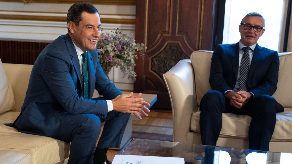 El PP andaluz agita el fantasma del pacto extremeño con Vox avalado por Génova para alimentar sus opciones de mayoría