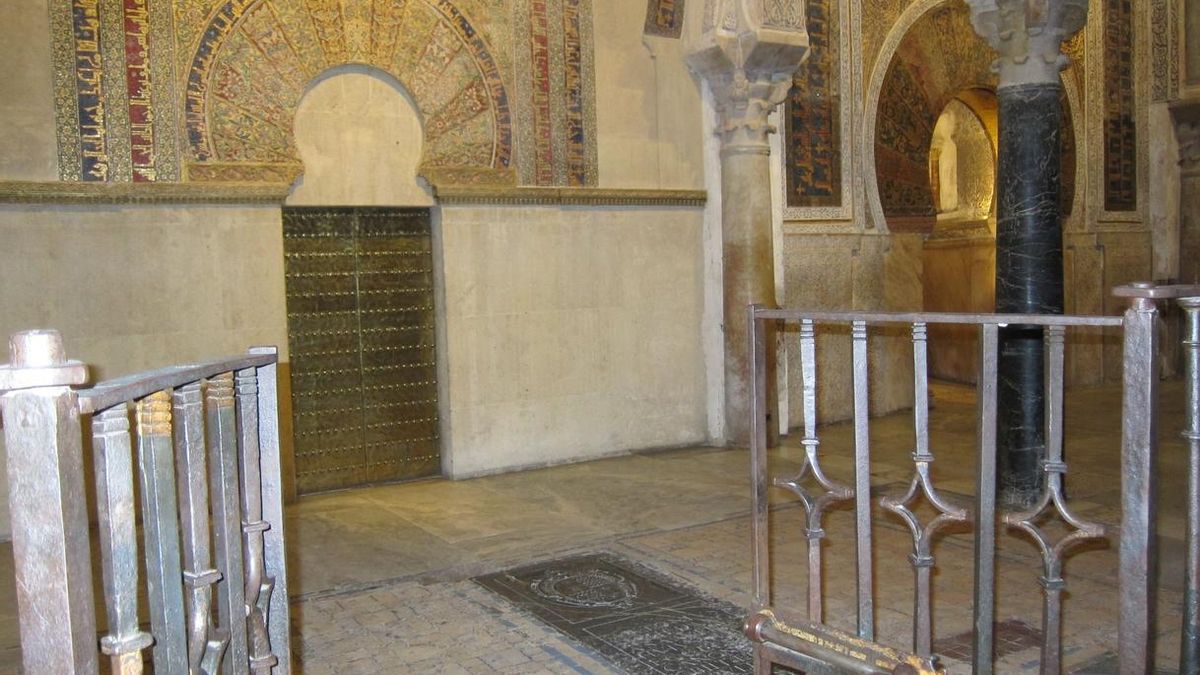 El Cabildo señala que la Mezquita nunca ha sido un bien público, pues es de la Iglesia, pero de acceso público