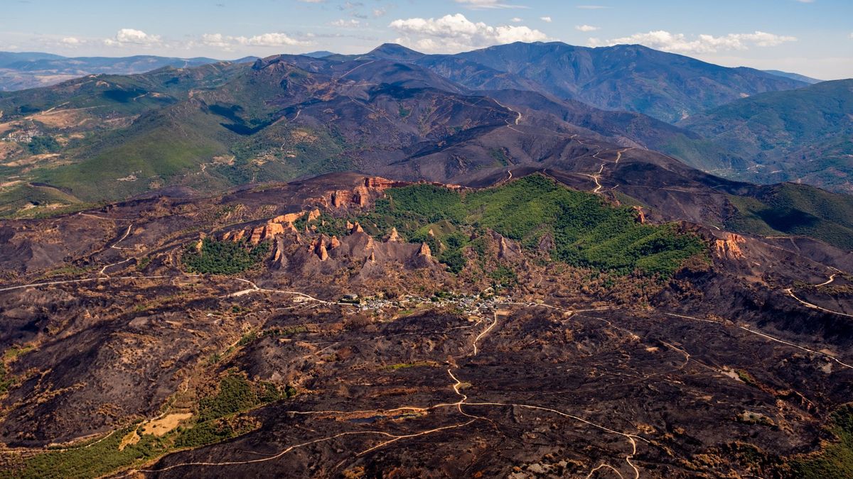 La desolación de Las Médulas tras los incendios, a vista de pájaro de Greenpeace