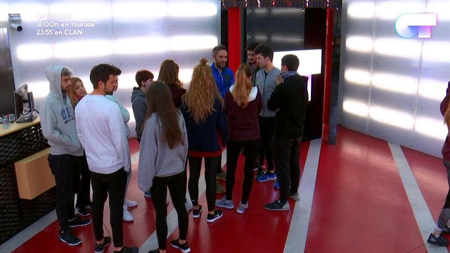 Roberto Leal, en la Academia junto a los concursantes de OT