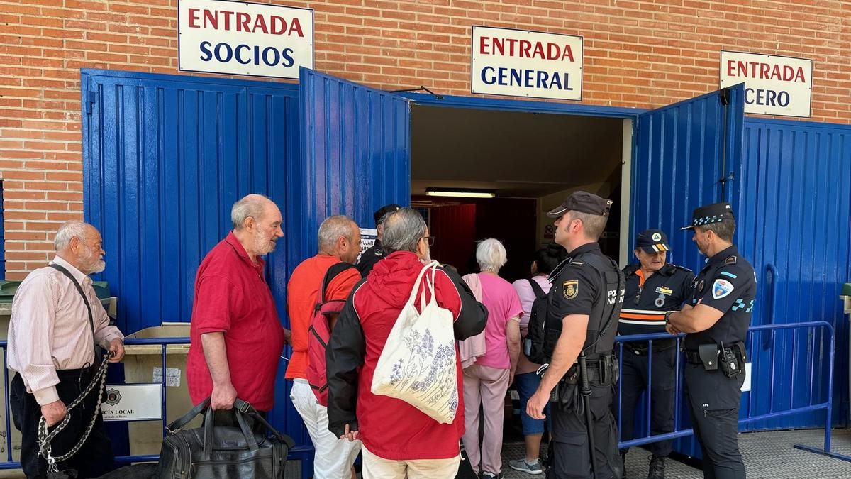 Llegan a Talavera de la Reina 70 personas evacuadas por los incendios en Madrid y Ávila