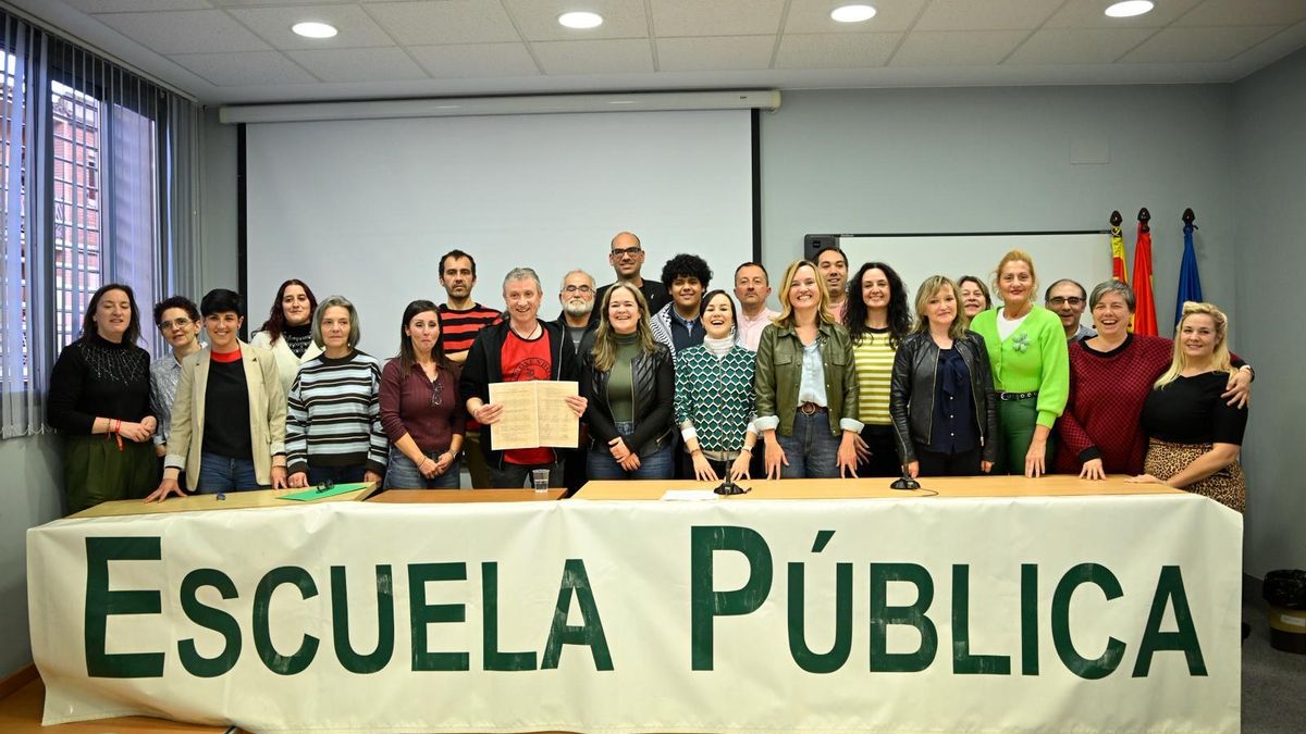 Las fuerzas progresistas firman un acuerdo común por la educación pública en Aragón, que PP y Vox no suscriben