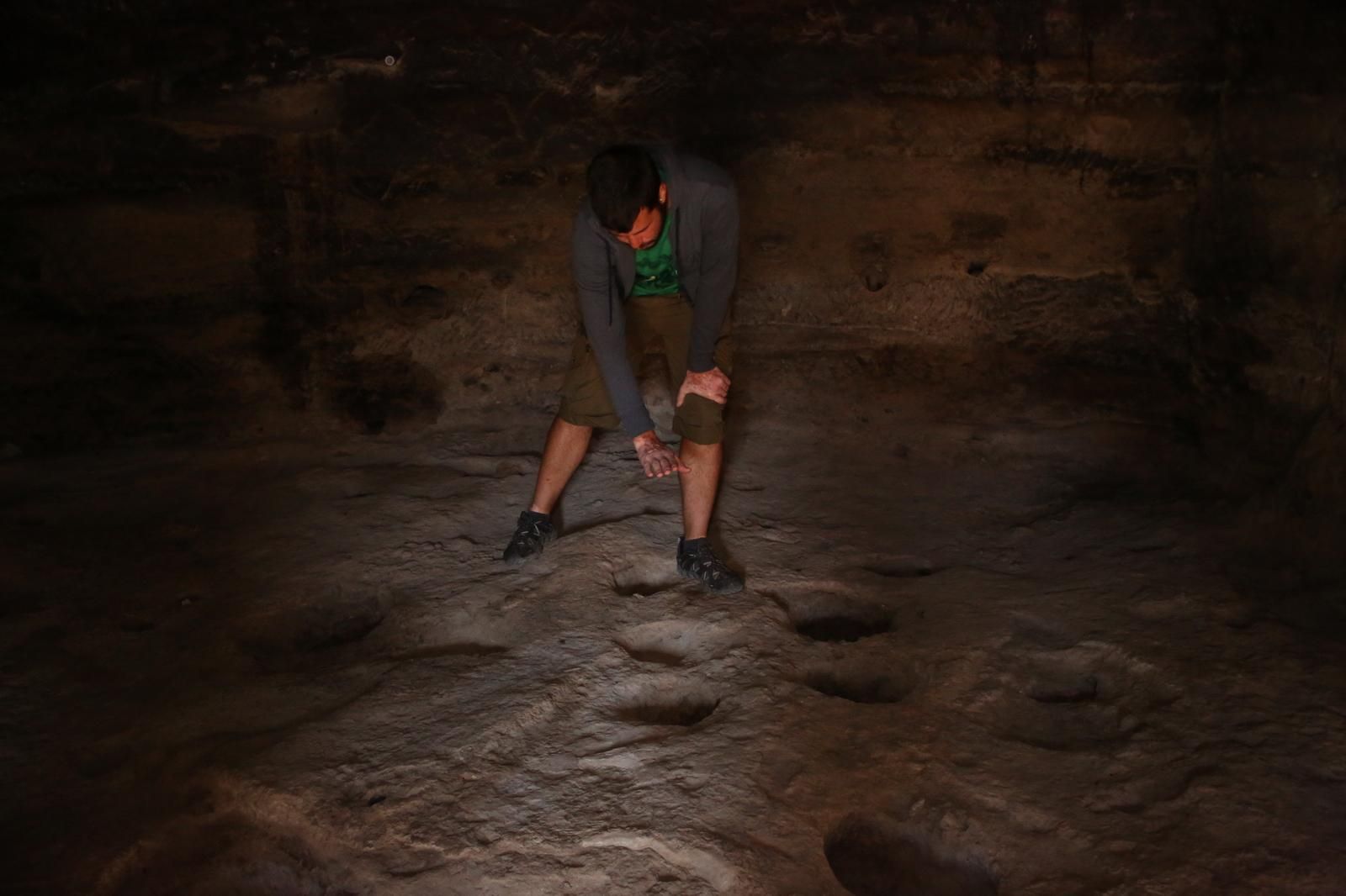 Cazoletas en la Cueva 7 de Risco Caído (ALEJANDRO RAMOS)